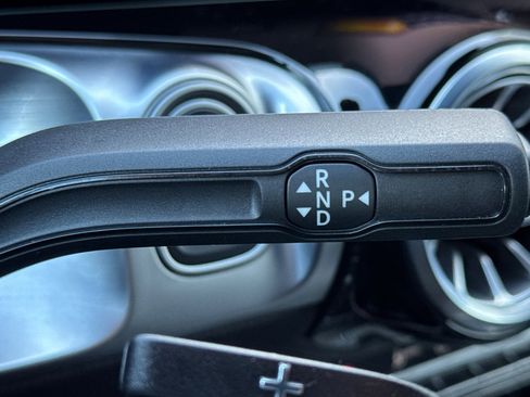 Certified 2025 Mercedes-Benz GLB 250 4MATIC image 22