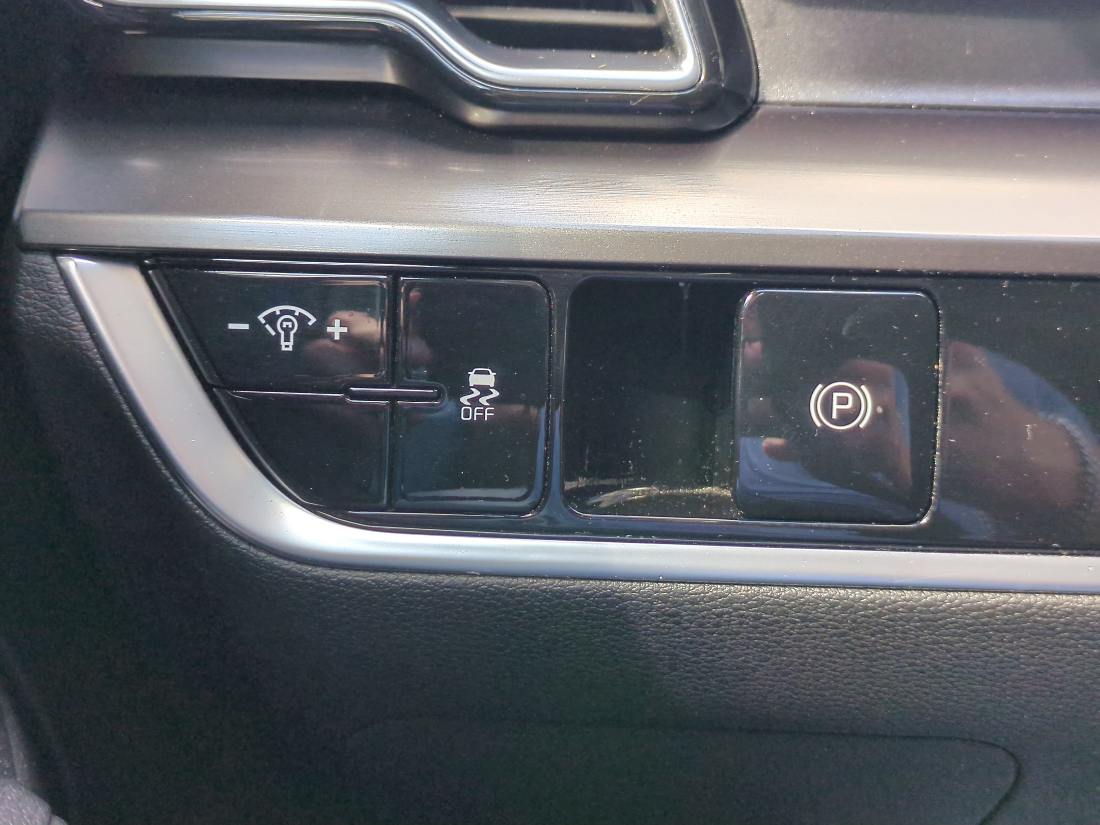 Used 2024 Kia Sportage EX FWD image 19