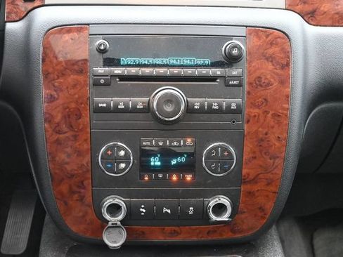 Used 2013 Chevrolet Avalanche LT AWD/4WD image 21
