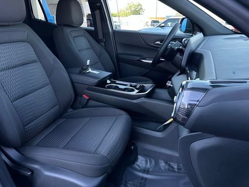 New 2027 Chevrolet Equinox LT w/ Safety and Technology Package FWD image 17