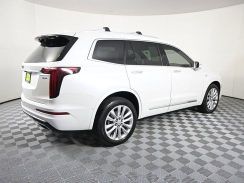 Used 2020 Cadillac XT6 Premium Luxury w/ Platinum Package AWD/4WD image 6