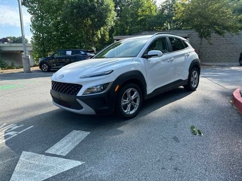 Used 2023 Hyundai Kona SEL AWD/4WD image 3