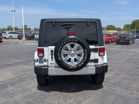 Used 2018 Jeep Wrangler Unlimited Sahara w/ Connectivity Group AWD/4WD image 7