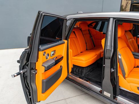 Used 2018 Rolls-Royce Phantom Sedan RWD image 54