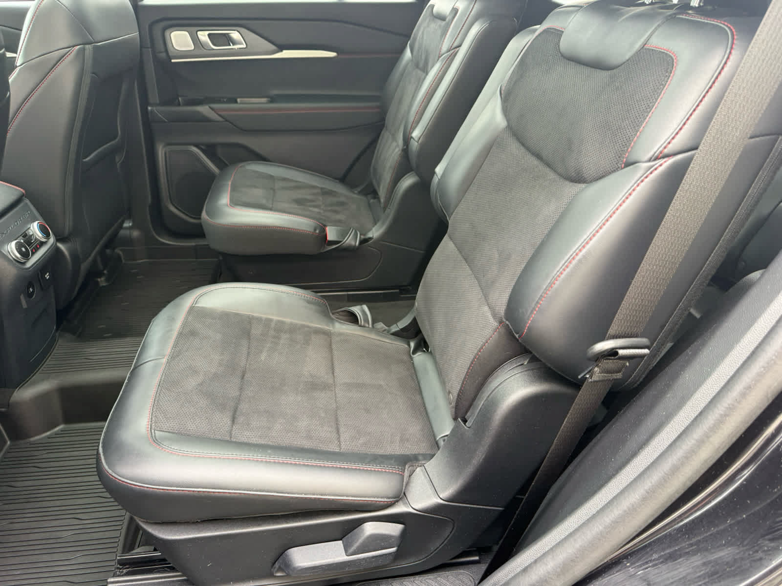 Used 2025 Ford Explorer ST w/ Sun And Sound Package AWD/4WD image 5