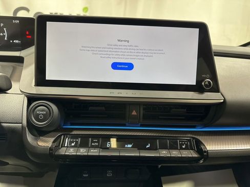 Used 2025 Toyota Prius Limited image 32