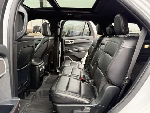 Used 2020 Ford Explorer XLT w/ Equipment Group 202A image 30