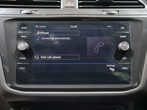 Used 2018 Volkswagen Tiguan SE image 28