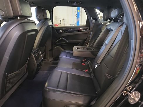Used 2020 Porsche Cayenne AWD/4WD image 5