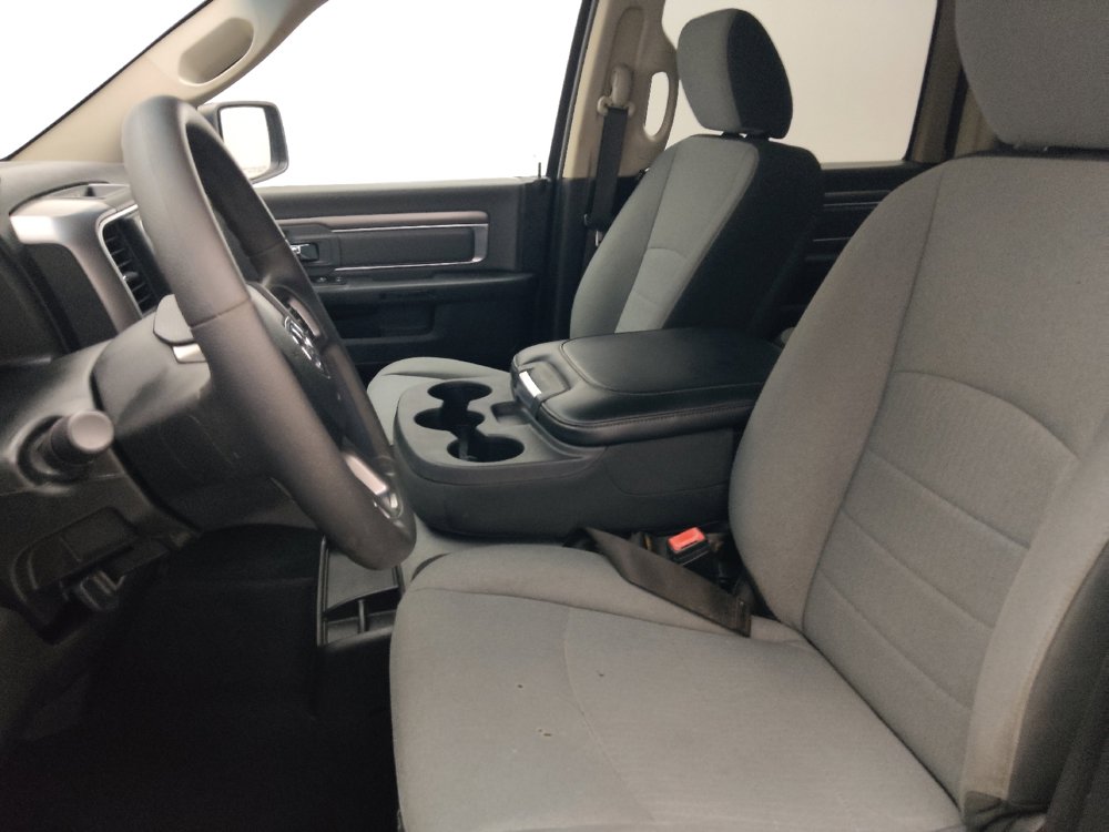Used 2021 RAM 1500 Classic SLT AWD/4WD image 17