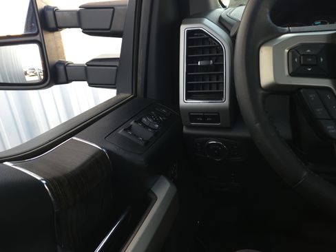 Used 2021 Ford F250 Lariat w/ Tremor Off-Road Package image 26