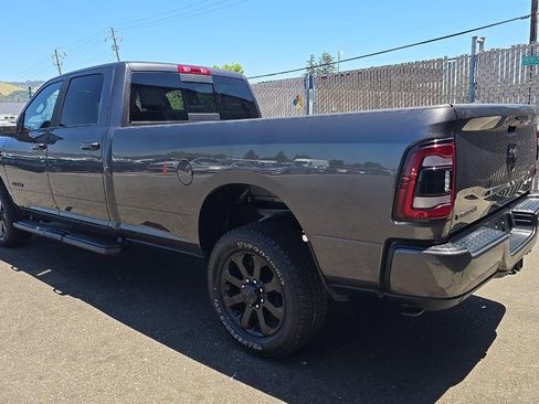Used 2024 RAM 2500 Big Horn w/ Night Edition AWD/4WD image 6