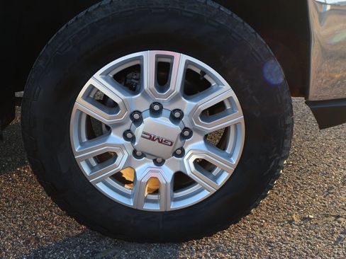 Used 2020 GMC Sierra 2500 4x4 Crew Cab w/ Convenience Package image 15