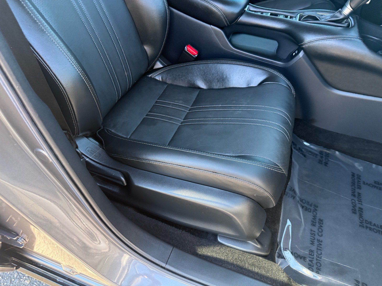 Used 2025 Honda HR-V EX-L image 32