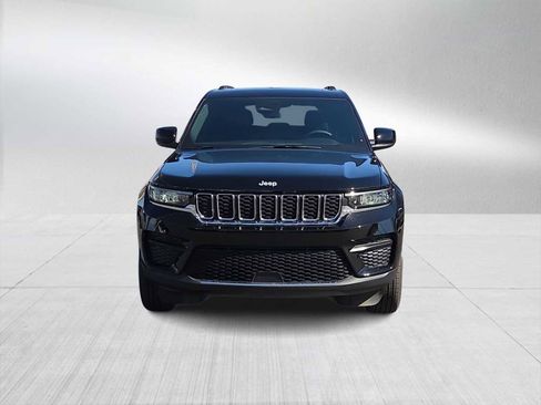 New 2025 Jeep Grand Cherokee Laredo X w/ Luxury Tech Group I image 3