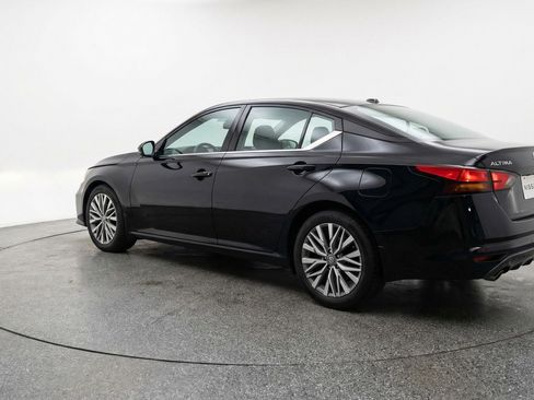 Used 2025 Nissan Altima 2.5 SV image 6