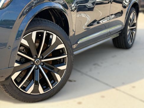 New 2026 Volvo XC90 T8 Ultra w/ Protection Package Premier AWD/4WD image 7