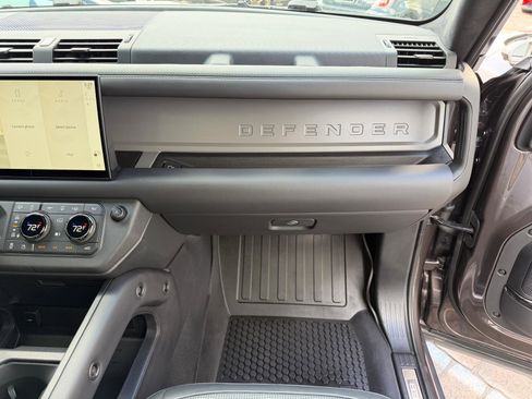 Used 2025 Land Rover Defender 110 AWD/4WD image 19
