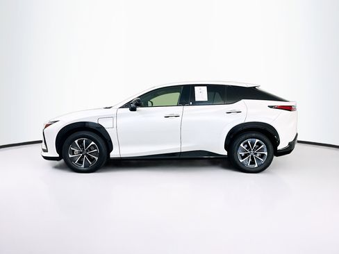 Used 2023 Lexus RZ 450e Premium w/ Technology Package image 4