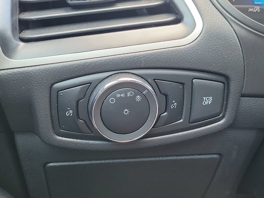 Used 2024 Ford Edge SEL AWD/4WD image 24