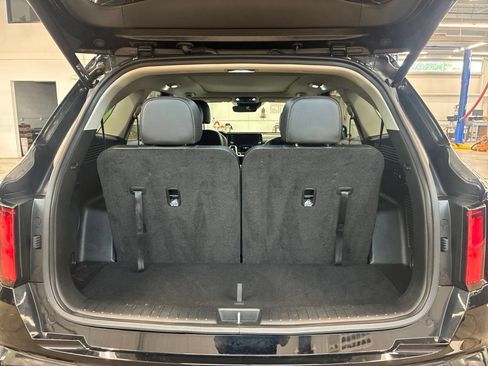 Certified 2023 Kia Sorento SX AWD/4WD image 12