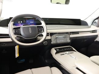 New 2026 Lincoln Navigator Premiere AWD/4WD video 2
