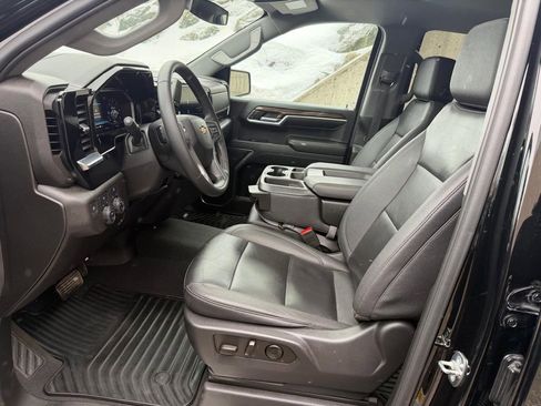 Used 2023 Chevrolet Silverado 1500 LT w/ Leather Package image 12