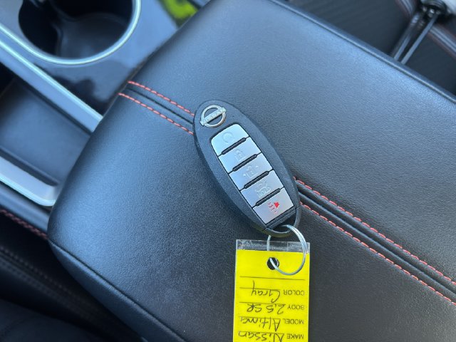 Used 2025 Nissan Altima 2.5 SR FWD image 25