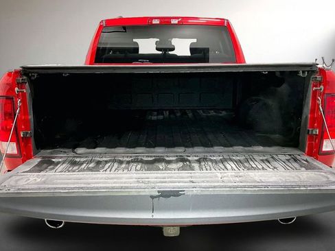 Used 2018 RAM 1500 Express AWD/4WD image 7