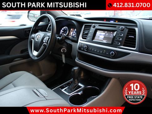 Used 2019 Toyota Highlander LE image 10