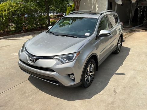 Used 2016 Toyota RAV4 XLE AWD/4WD image 5