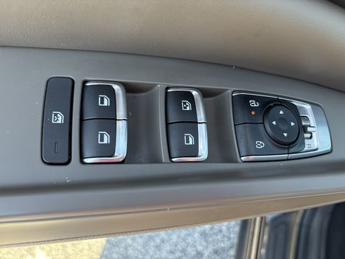 Certified 2025 Kia Carnival FWD image 16