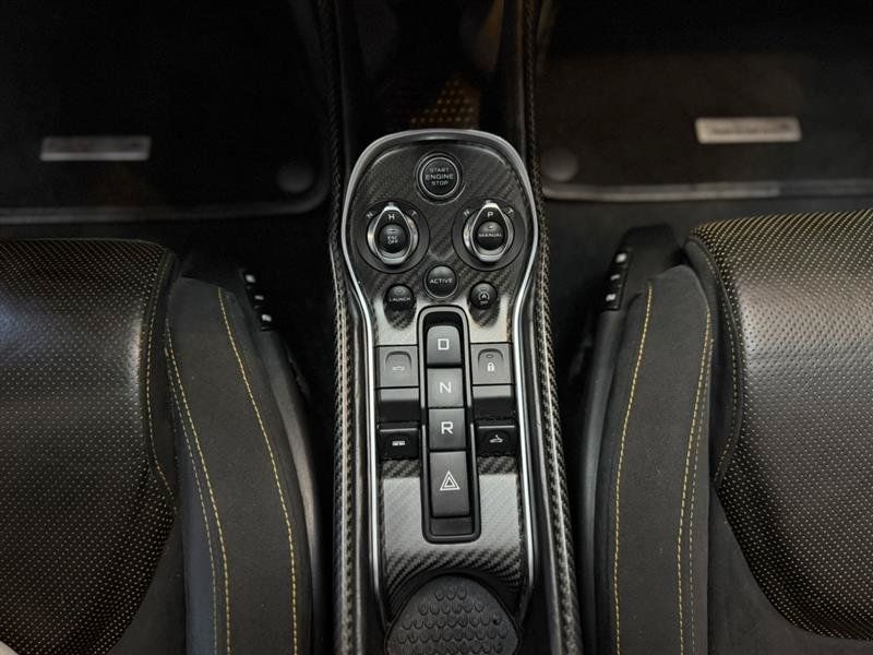 Used 2018 McLaren 570S Spider RWD image 23