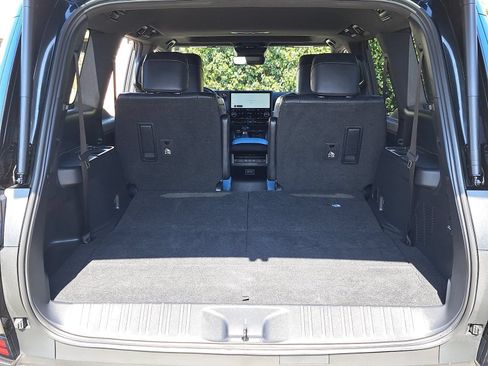 Used 2024 Lexus GX 550 w/ Accessory Package (31) AWD/4WD image 14