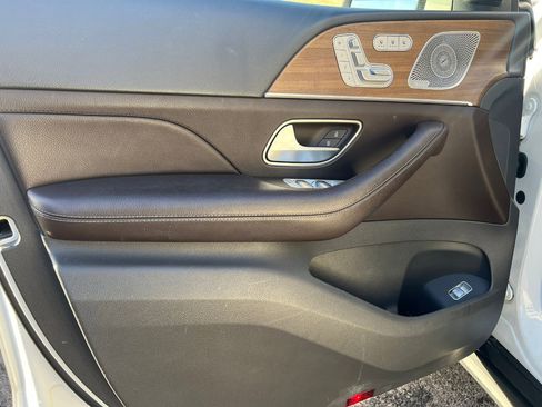 Used 2020 Mercedes-Benz GLS 450 4MATIC image 11