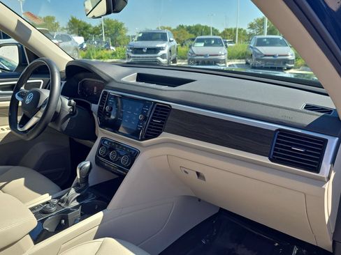 Used 2022 Volkswagen Atlas SE w/ Black Wheel Package AWD/4WD image 25
