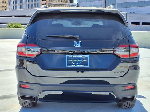 New 2026 Honda Pilot Sport image 5