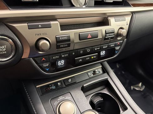 Used 2018 Lexus ES 350 w/ Navigation System Package FWD image 34