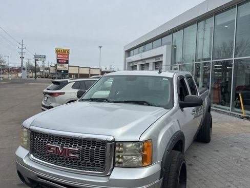 Used 2010 GMC Sierra 1500 SLE image 12