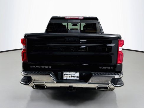 Used 2022 Chevrolet Silverado 1500 LTZ w/ LTZ Premium Package AWD/4WD image 12