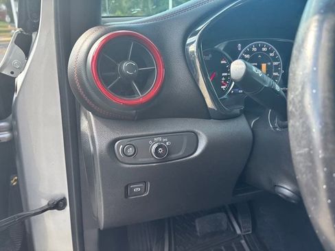 Used 2021 Chevrolet Blazer RS w/ Enhanced Convenience Package image 19