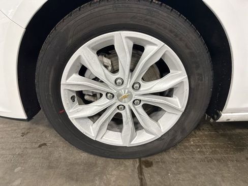 Used 2023 Chevrolet Malibu LT image 24