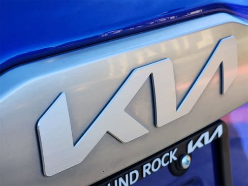 Certified 2023 Kia Seltos SX w/ SX Sunroof Package image 10