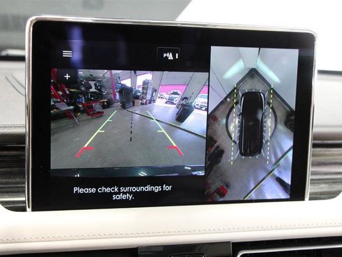 Used 2023 Lincoln Aviator Black Label w/ Class IV Trailer Tow Package image 24