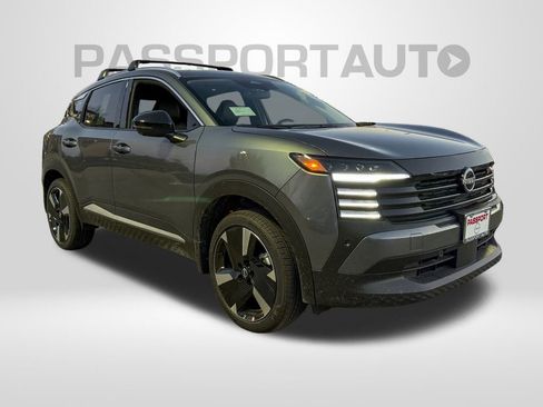 New 2026 Nissan Kicks SR w/ Cold Weather Package image 4