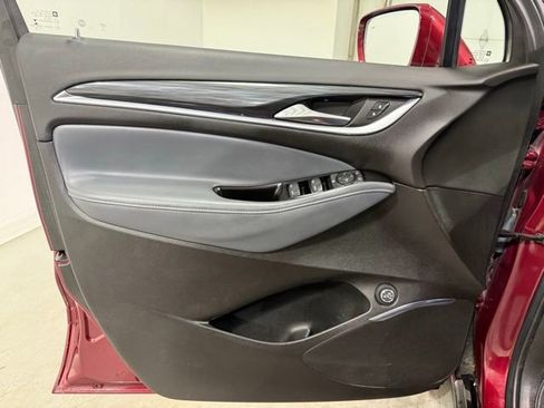 Used 2019 Buick Enclave Essence image 11