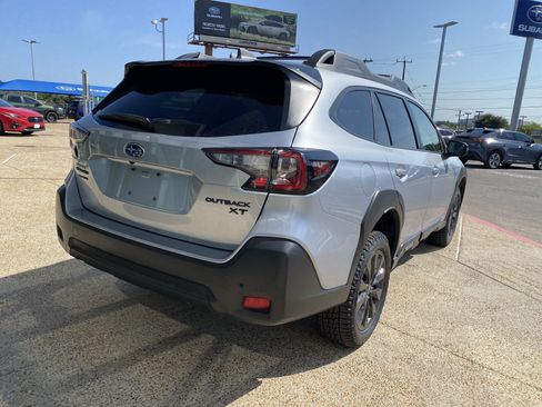 Used 2025 Subaru Outback Onyx Edition XT AWD/4WD image 9