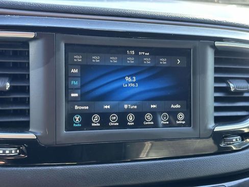 Used 2019 Chrysler Pacifica Touring-L image 24