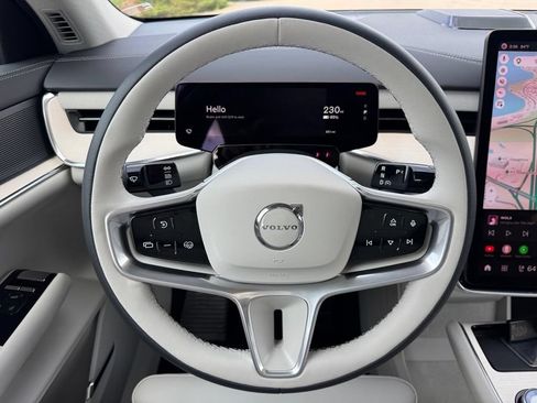 Used 2025 Volvo EX90 Ultra AWD/4WD image 13