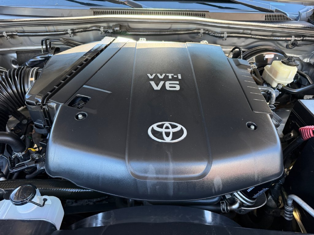 Used 2015 Toyota Tacoma 4x4 Double Cab w/ TRD Sport Package image 29